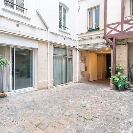 Grand Duplex Montmartre Апартаменты *