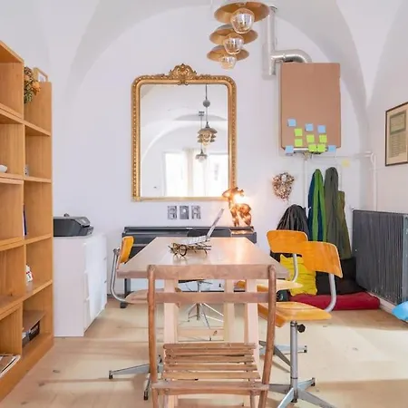 Grand Duplex Montmartre Апартаменты *